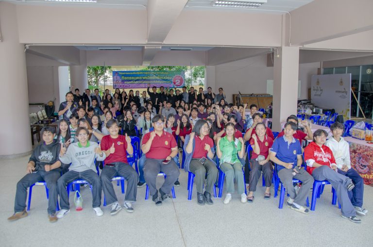 บรรยากาศกิจกรรม “ตลาดนัดพี่เพื่อนน้องฯ ครั้งที่ 2” คึกคัก นักศึกษาโชว์ศักยภาพเต็มที่